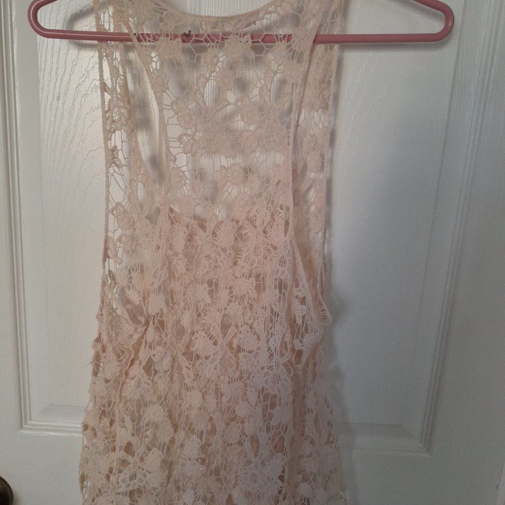 LOVE TREE crochet top Size Large